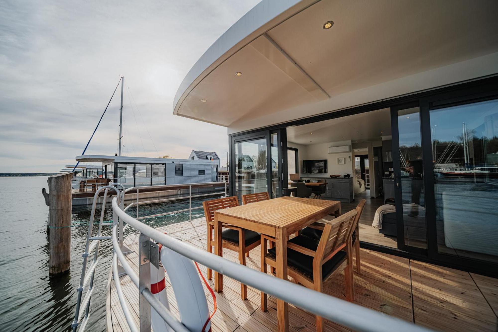 Floatinghouses Peenemuende Luaran gambar